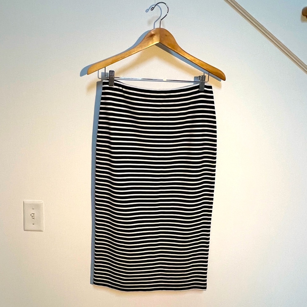 Pencil Skirt Black and White Size Large